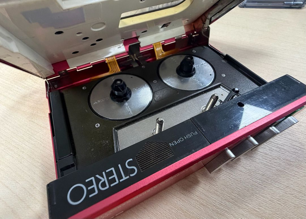 Sony WM-F30 접이식 카세트 워크맨 판매 합니다.--4