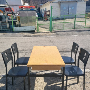 중고 .4인용 식탁세트 업소용테이블의자