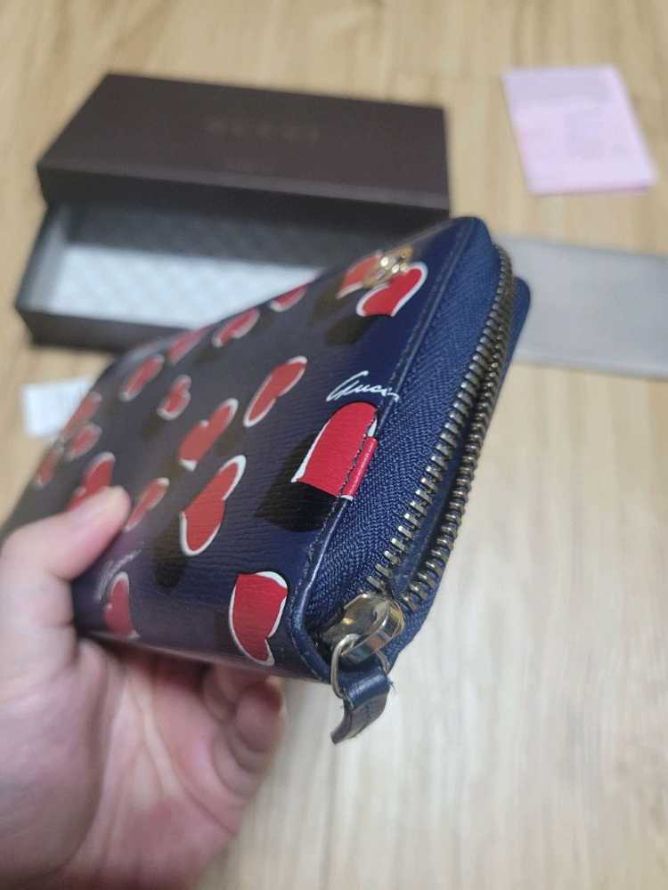 구찌 하트비트 네이비 집어라운드 장지갑 풀박스 이미지