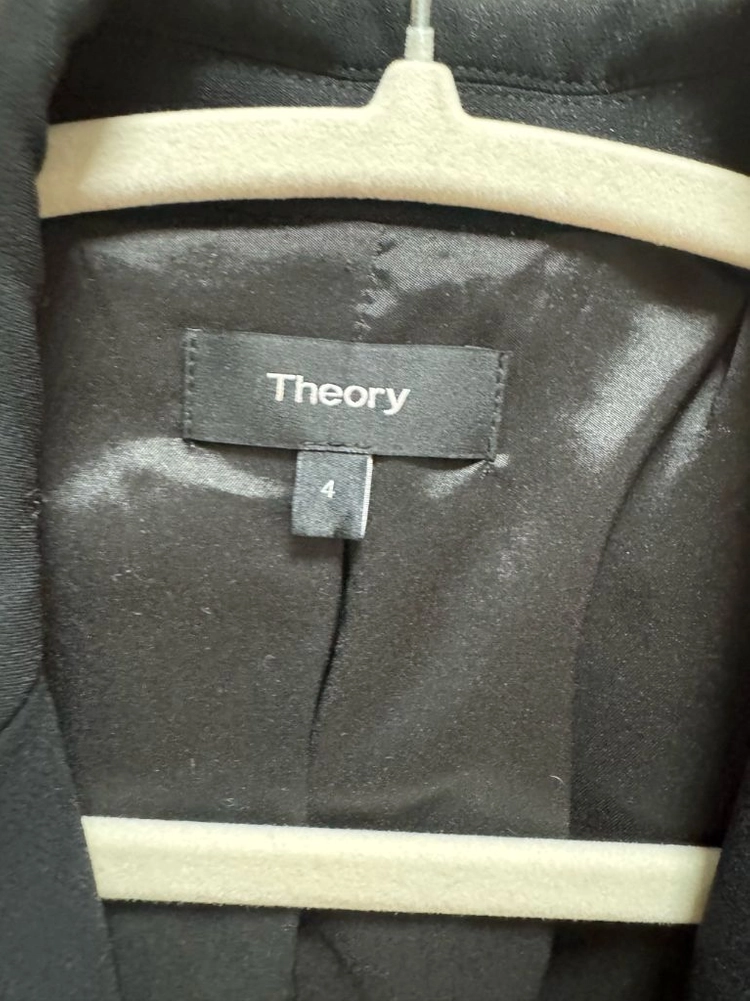 Theory 띠어리 블랙자켓 이미지