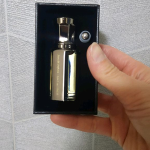 다니엘트루스 밤쉘