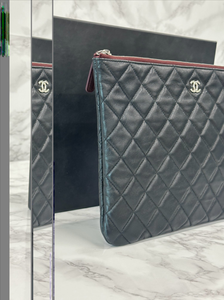 [풀구성]샤넬 클래식 미디움 카프스킨 실버 클러치--3