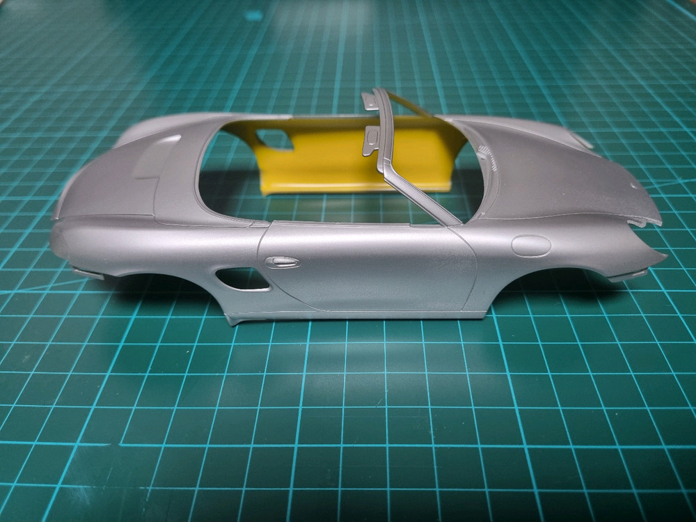 타미야1/24 포르쉐박스터 바디도색완료--4