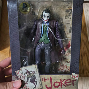 6인치 네카 조커 피규어 팝니다