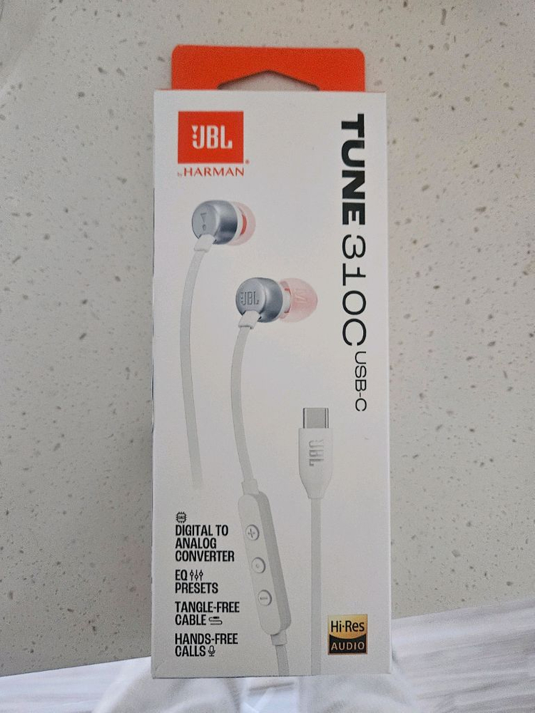 JBL TUNE 310C USB-C 이어폰 개봉만 한 것--0