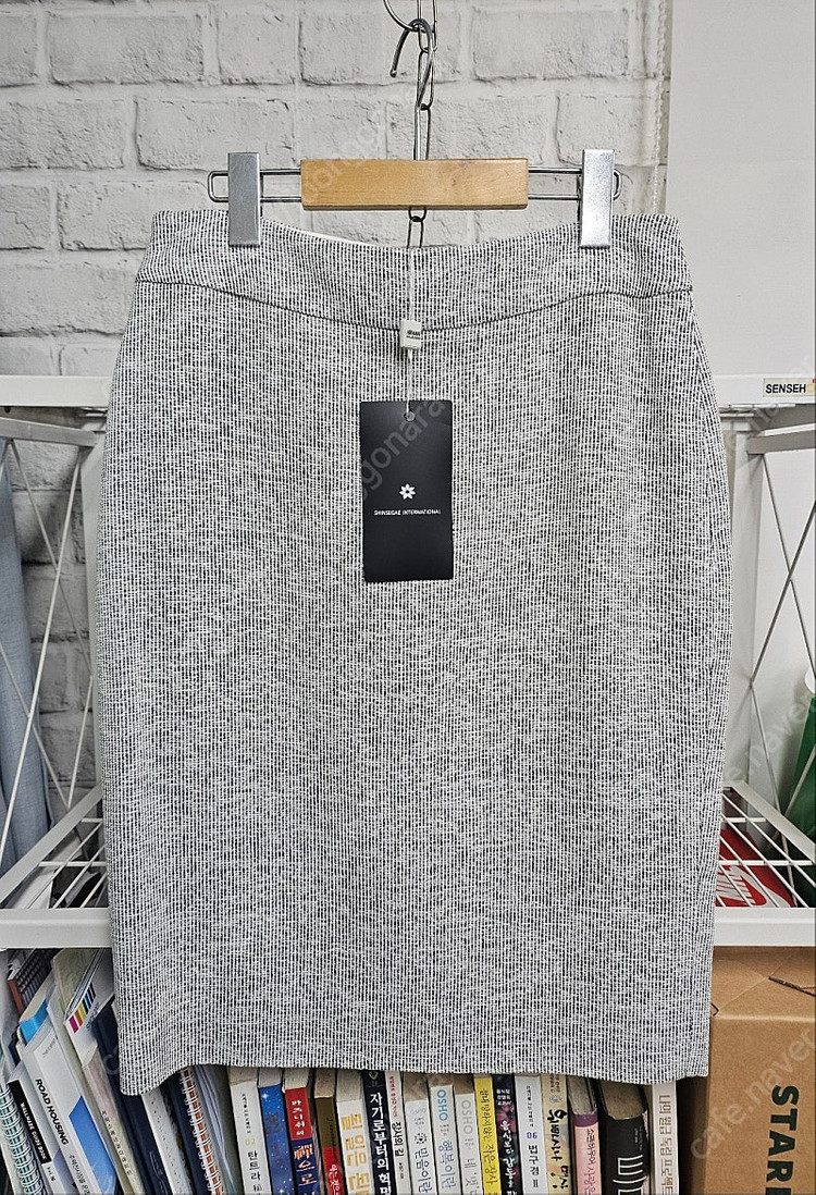 아르마니 꼴레지오니 여성치마 27 봄 여름 스커트 H라인 WK12--0