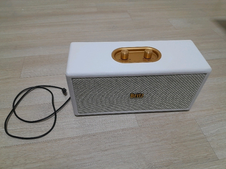 브리츠 BZ-TX11 무선 블루투스 스피커. 화이트색. 이미지