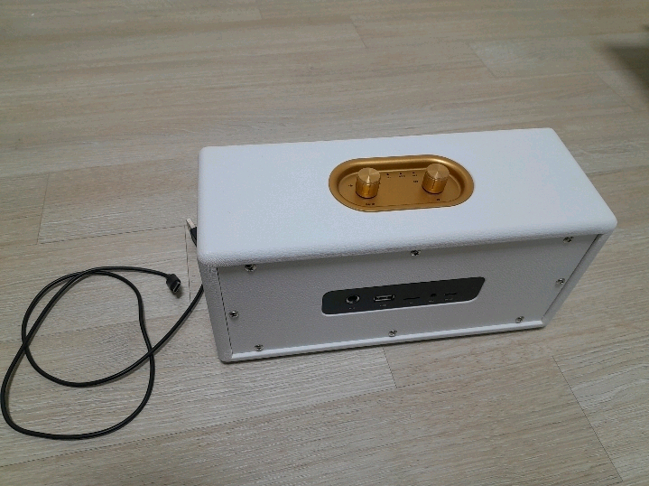 브리츠 BZ-TX11 무선 블루투스 스피커. 화이트색. 이미지