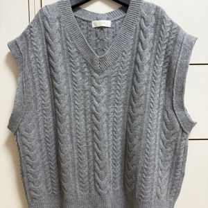 유메르 케이블 니트 베스트