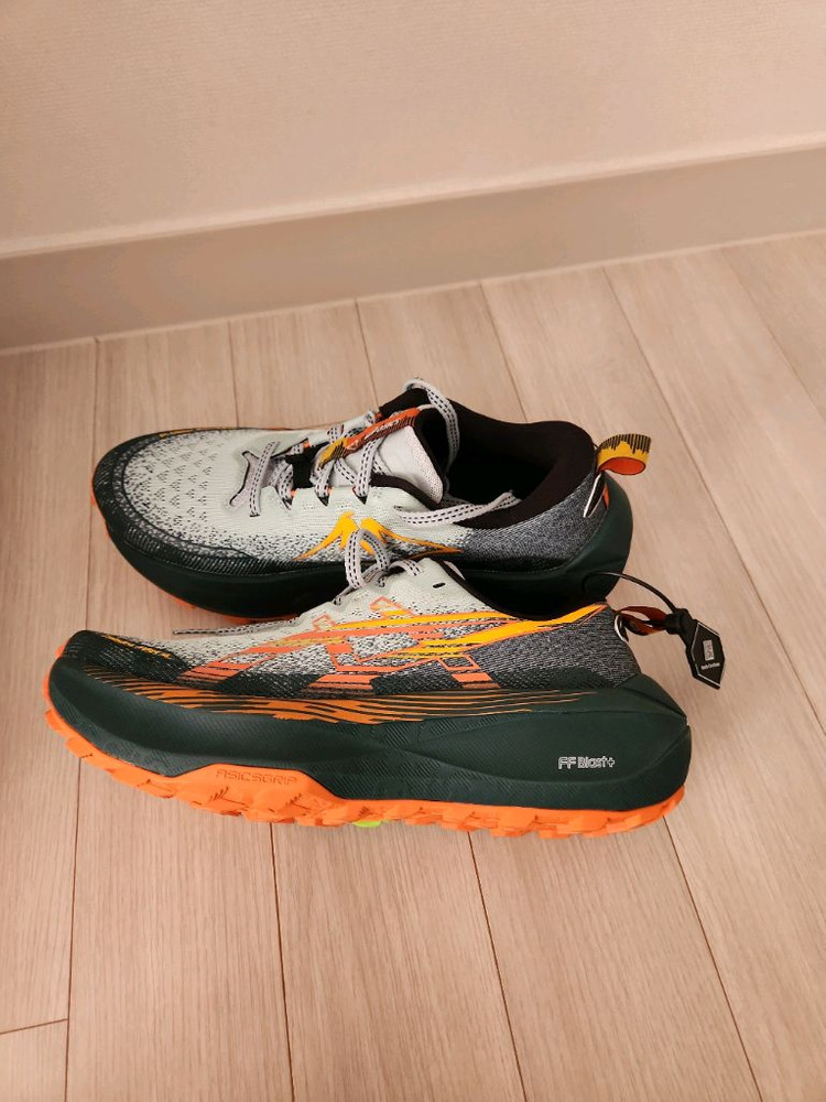 아식스 트라부코 맥스 4 콜드 모스 노바 오렌지--1