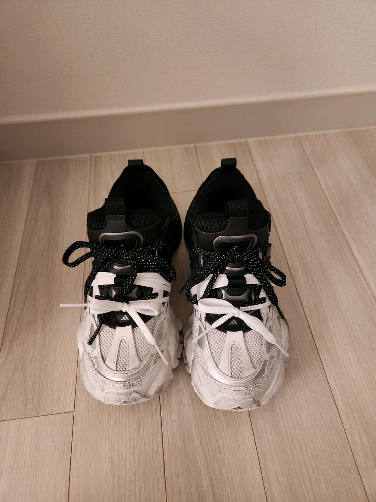 아디다스 벤토 XLG 러너 화이트 블랙 255--0