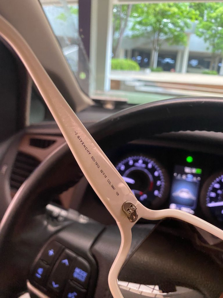 지방시 선글라스 화이트 SGV791G 모델 판매--2