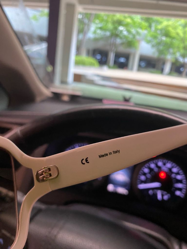 지방시 선글라스 화이트 SGV791G 모델 판매--3