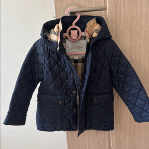 키즈 퀼팅 버버리 패딩점퍼 2Y