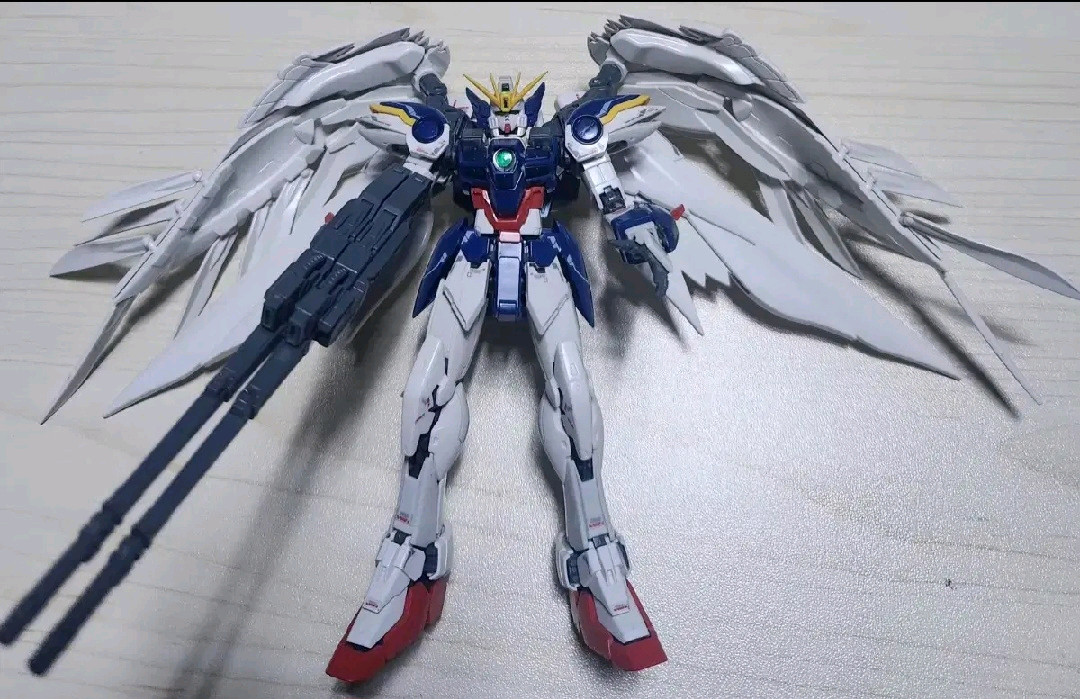 RG 윙건담 제로 EW 가조립 팝니다.--0