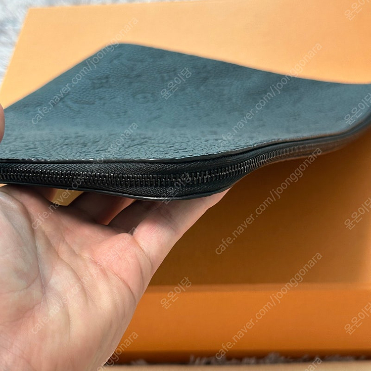 [풀구성] 루이비통 이클립스 토뤼옹 에튀 보야주 클러치 MM--5