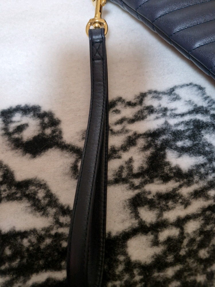 생로랑 마틀라세 클러치 딥 마린 미사용--8