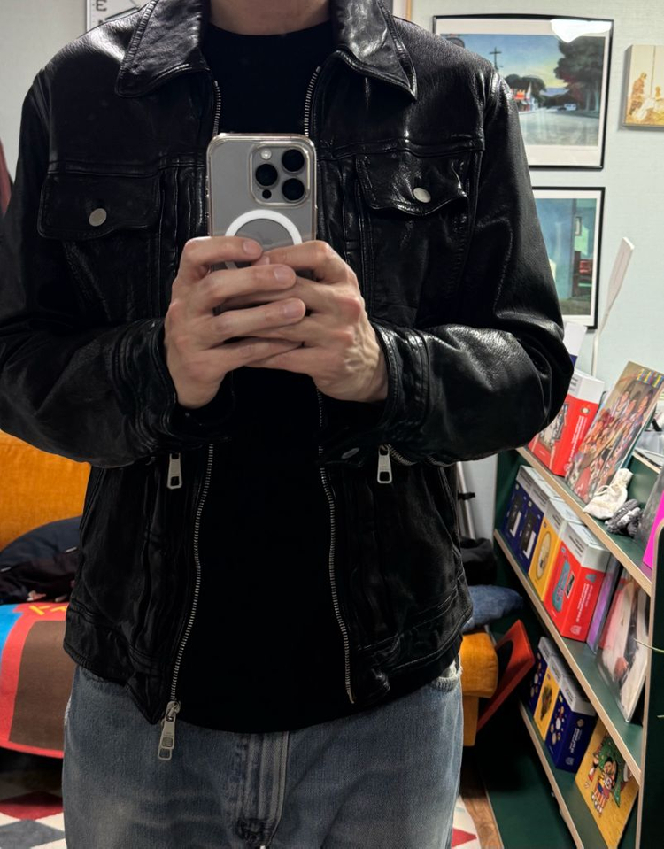 닐바렛 레더 자켓 M-L 사이즈 착샷 이미지