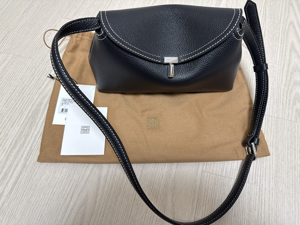 토템 티락 클러치 블랙 그레인 팝니다--0