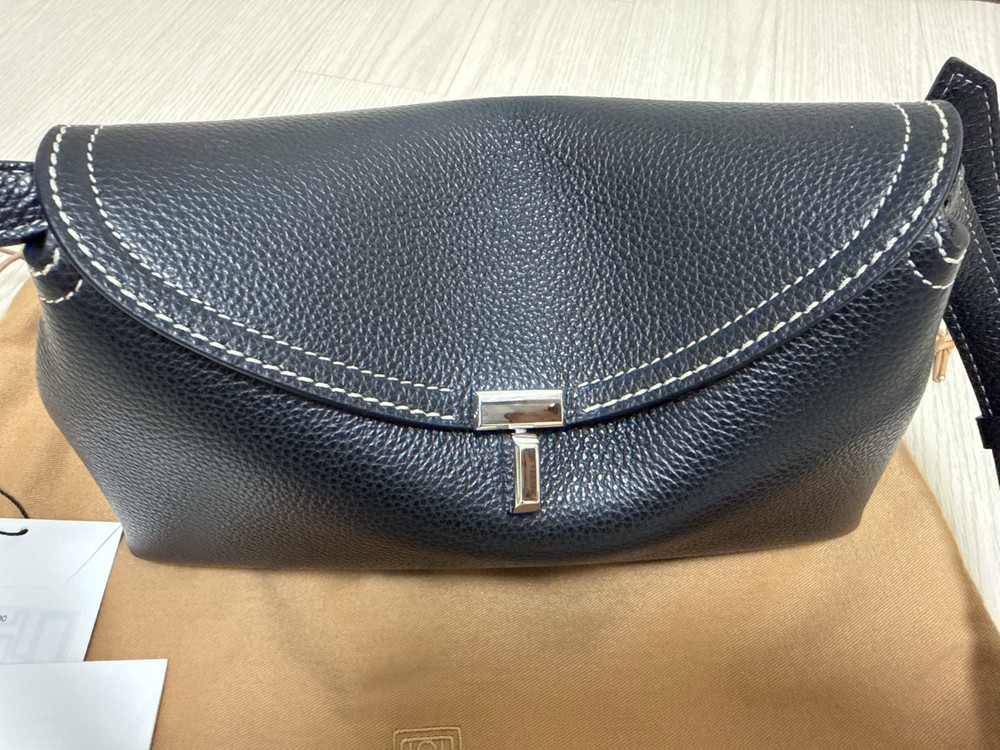 토템 티락 클러치 블랙 그레인 팝니다--1