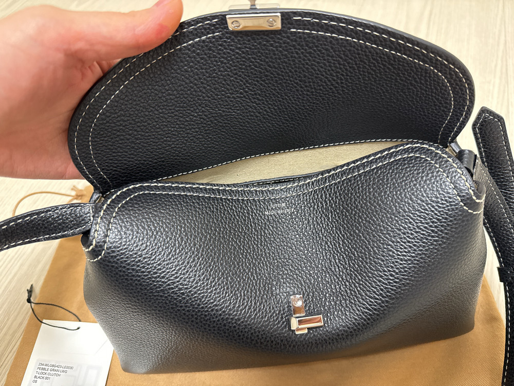 토템 티락 클러치 블랙 그레인 팝니다--2