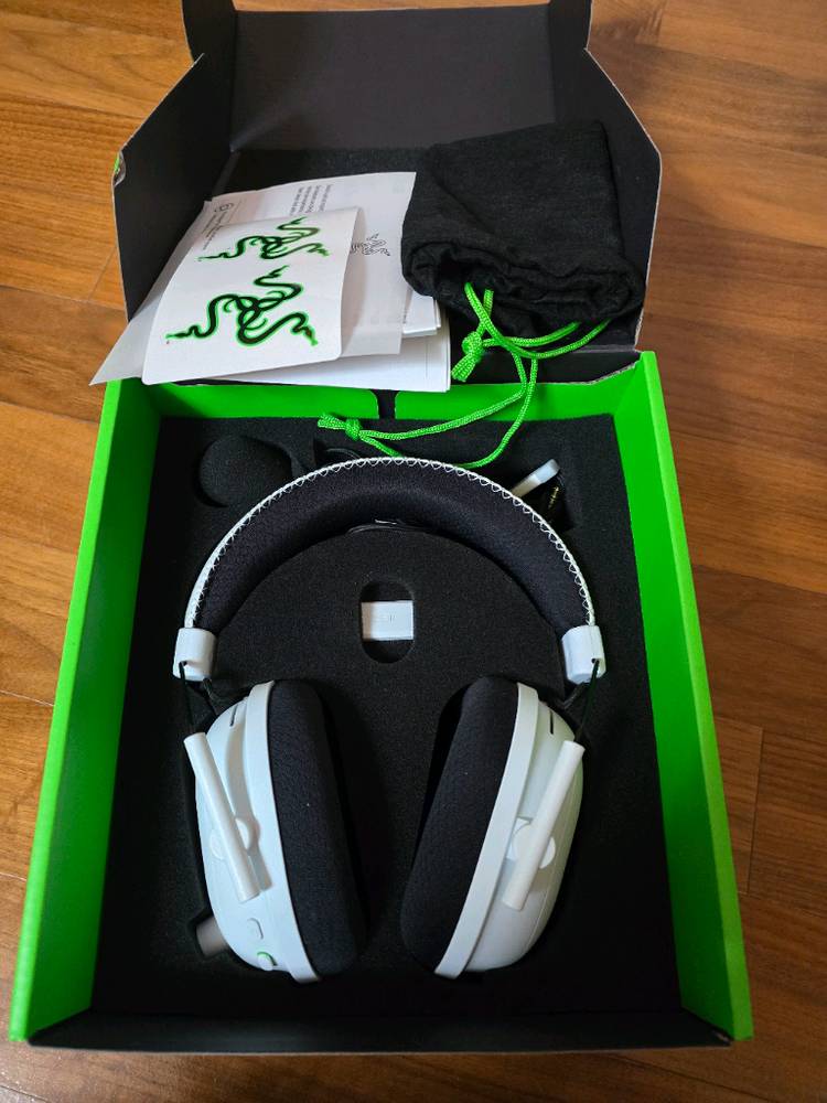 레이저 블랙샤크 V2 Pro 화이트 에디션--4