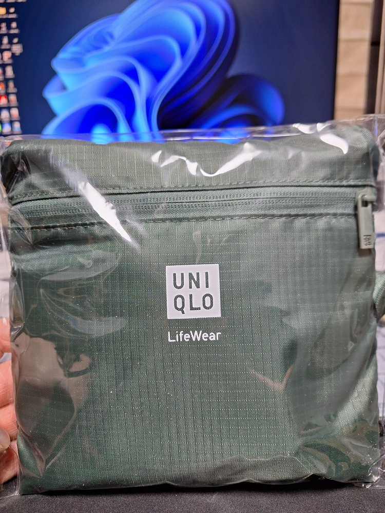 유니클로 더플백 미개봉 새제품 직거래 또는 택배 판매--0