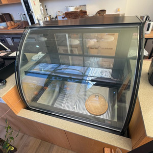 사용횟수 적은 쇼케이스 냉장고 이미지