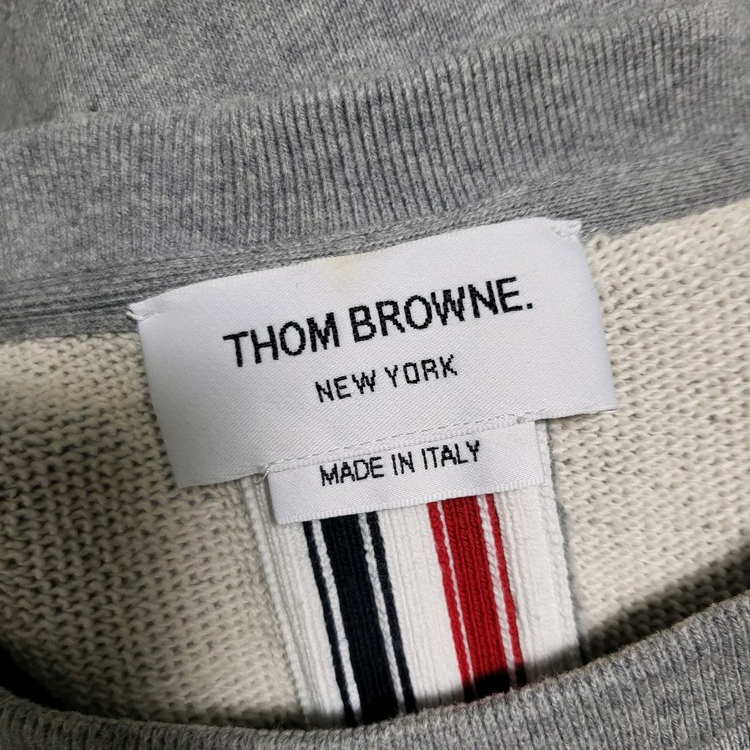 [백화점판] 3 / 톰브라운 백삼선 맨투맨--3