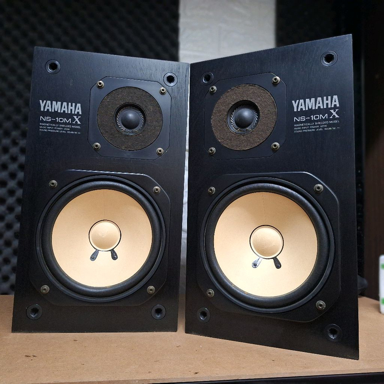 야마하 NS-10MX 모니터 스피커 스튜디오 빈티지 레트로 앤틱 인테리어 카페 가게 매장 오디오 하이파이 니어필드 이미지
