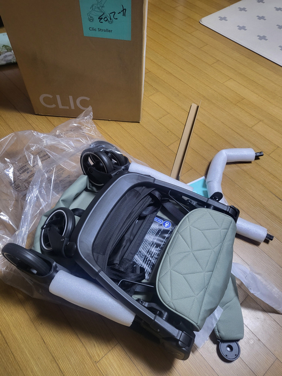 실버크로스 클릭 휴대용 유모차 (미사용)--0