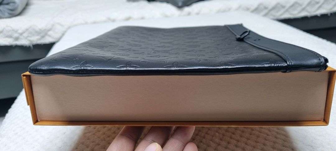 루이비통 디스커버리 쉐도우 클러치--3