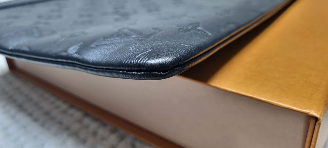 루이비통 디스커버리 쉐도우 클러치--5