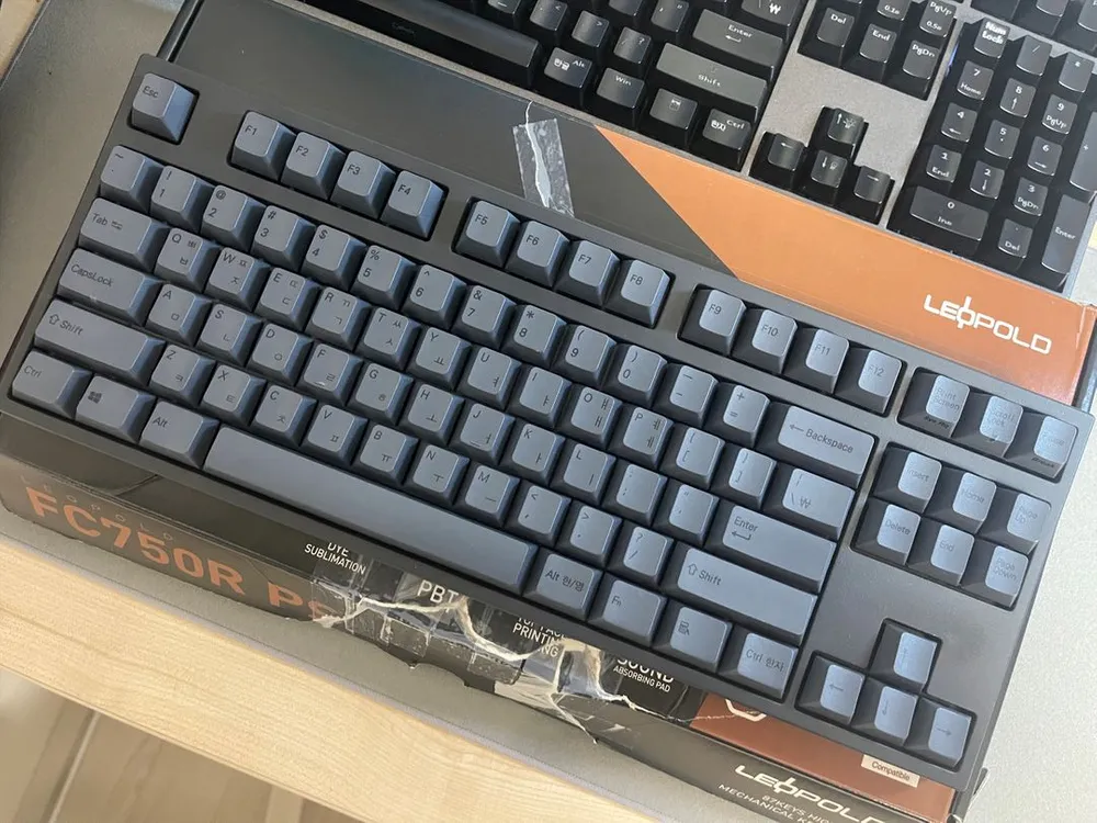레오폴드 fc750r ps 블루블랙 갈축 풀박스 이미지