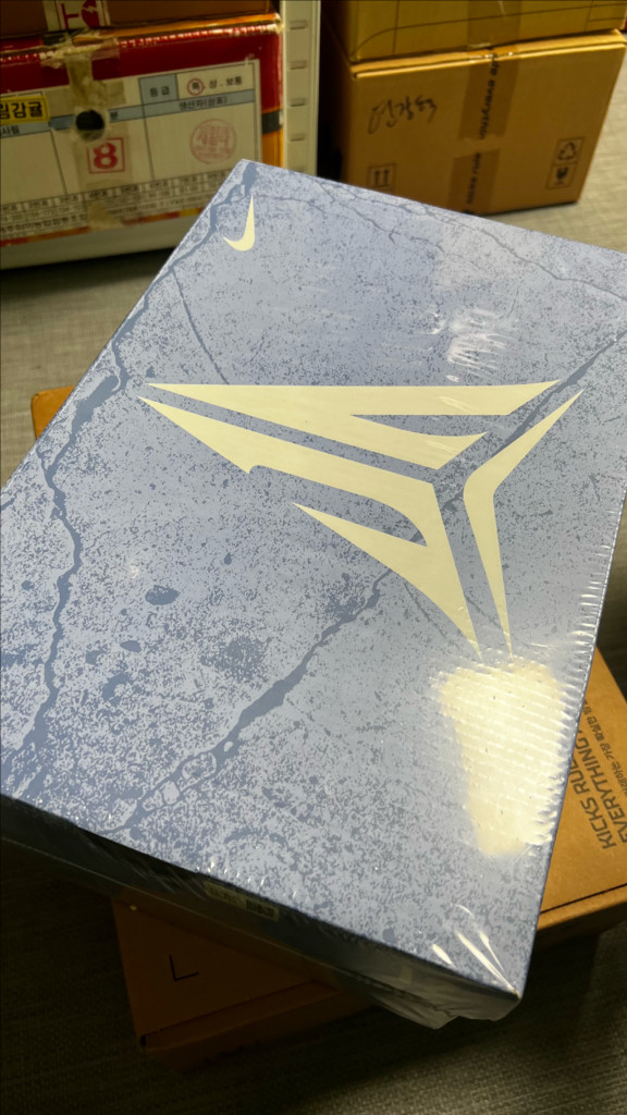 나이키 자 1 EP 데이 원 280 농구화 신품 팝니다.--1