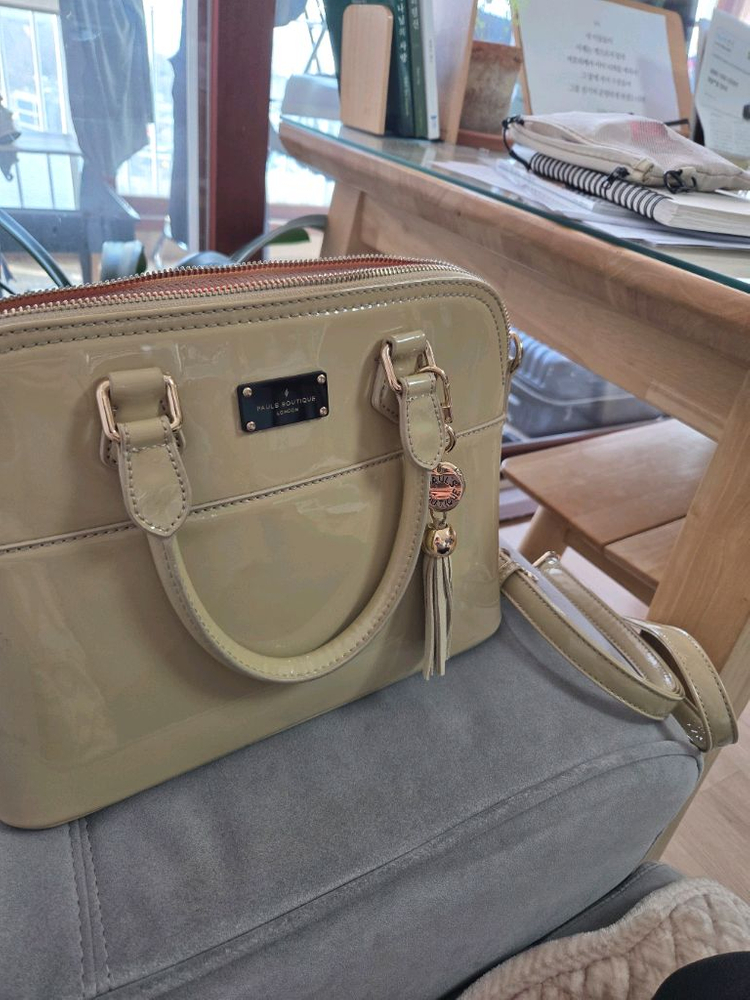 폴스부띠끄 에나멜가방 이미지