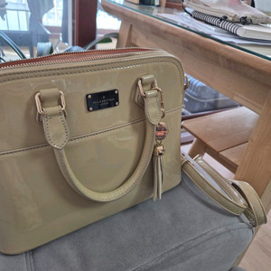 폴스부띠끄 에나멜가방 이미지