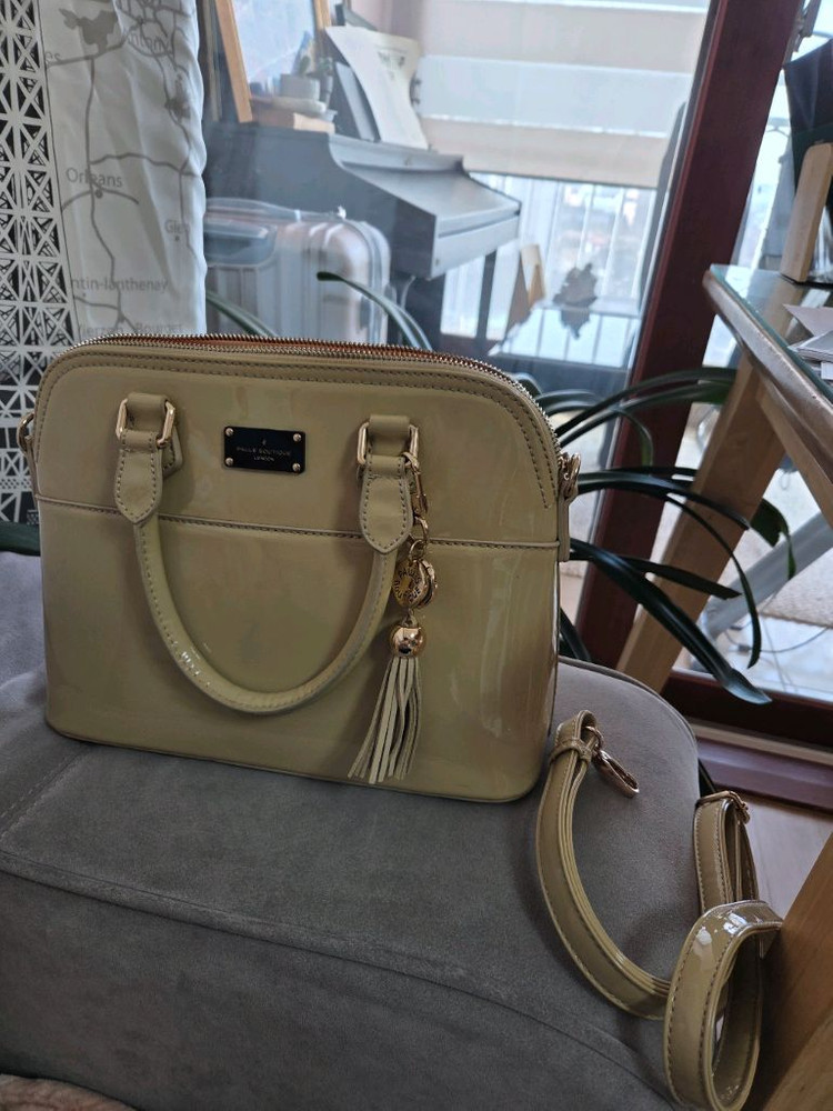 폴스부띠끄 에나멜가방 이미지