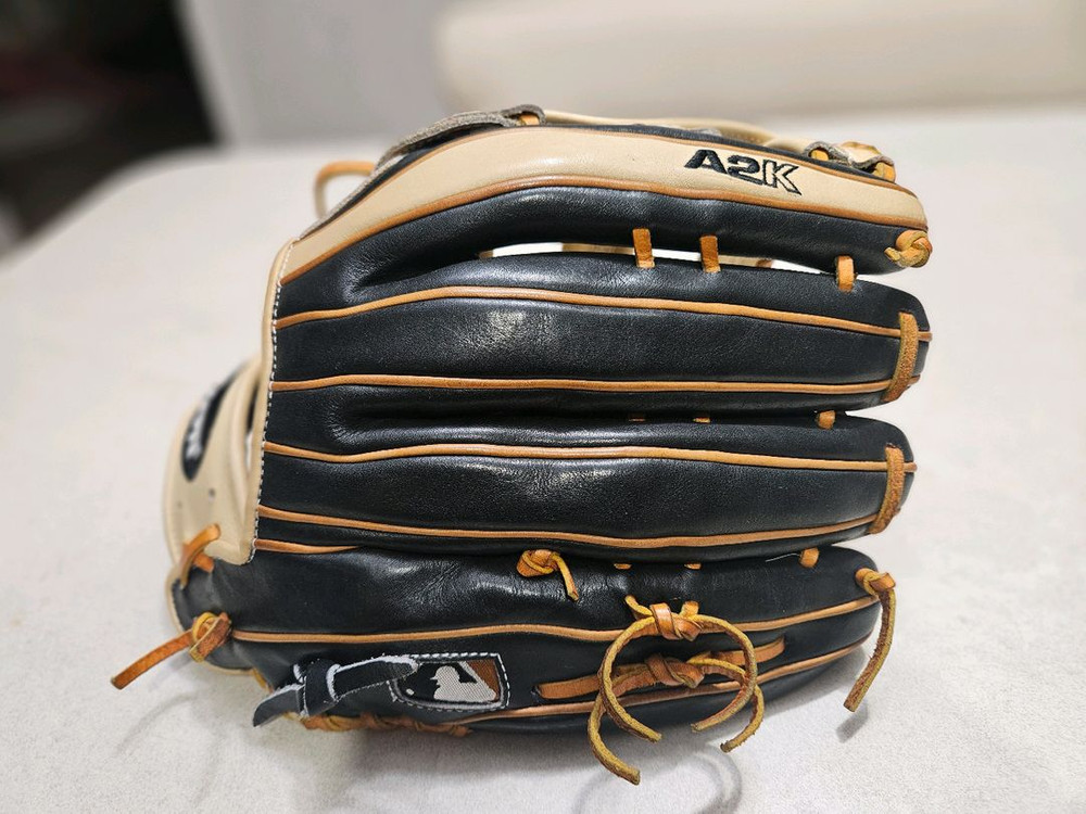 윌슨 A2K 1799 좌투 외야글러브--2