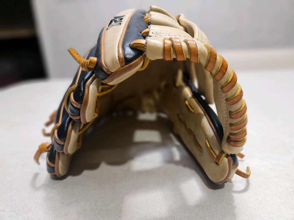 윌슨 A2K 1799 좌투 외야글러브--3