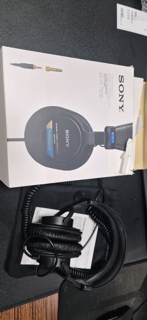 SONY MDR-7506--0