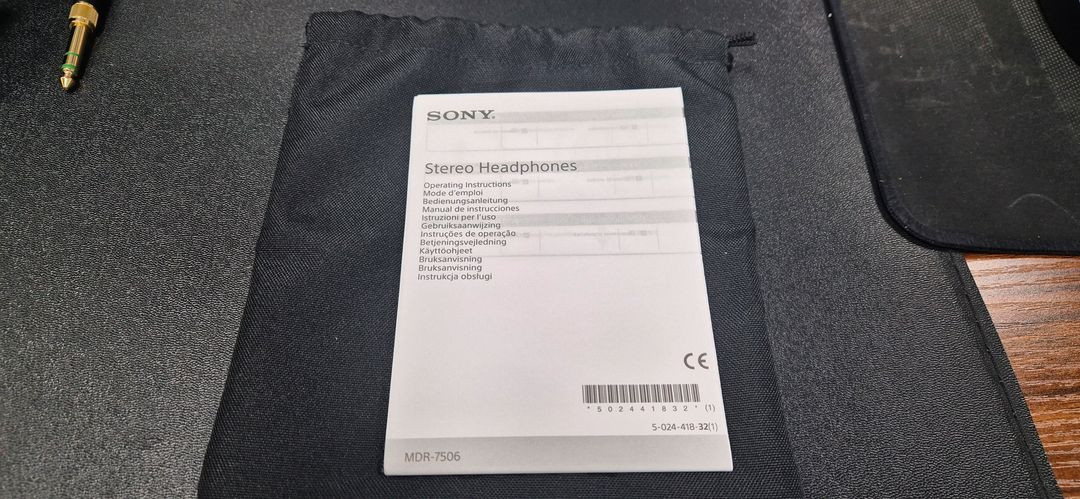 SONY MDR-7506--4