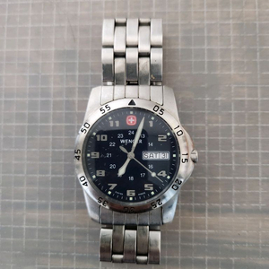 Wenger 벵거(웽거) 메탈 시계입니다