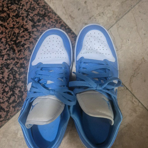 조던로우 블루 팝니다 250