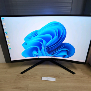 삼성 32 오디세이 G6 모니터 판매. -매우깨끗-