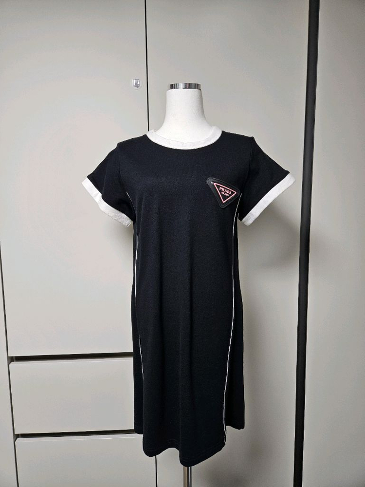블랙 로고 트라이앵글 반팔 미니 캐쥬얼 원피스 [미착용] 이미지