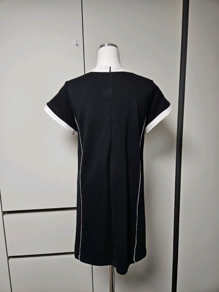 블랙 로고 트라이앵글 반팔 미니 캐쥬얼 원피스 [미착용] 이미지