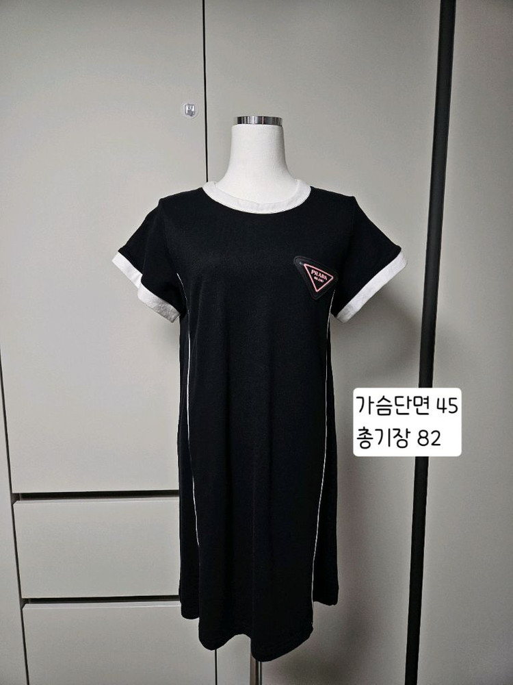 블랙 로고 트라이앵글 반팔 미니 캐쥬얼 원피스 [미착용] 이미지