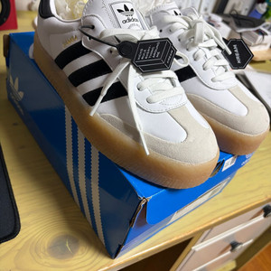 아디다스 삼배W [사이즈250, 7UK] 팝니다