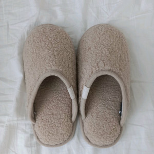 새제품 GAP 갭 뽀글이 털 겨울용 실내화 슬리퍼